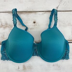 Chantelle molded cup t-shirt bra 36D